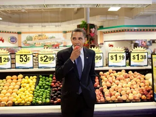 14 Celebrities Who Love to Shop at Costco